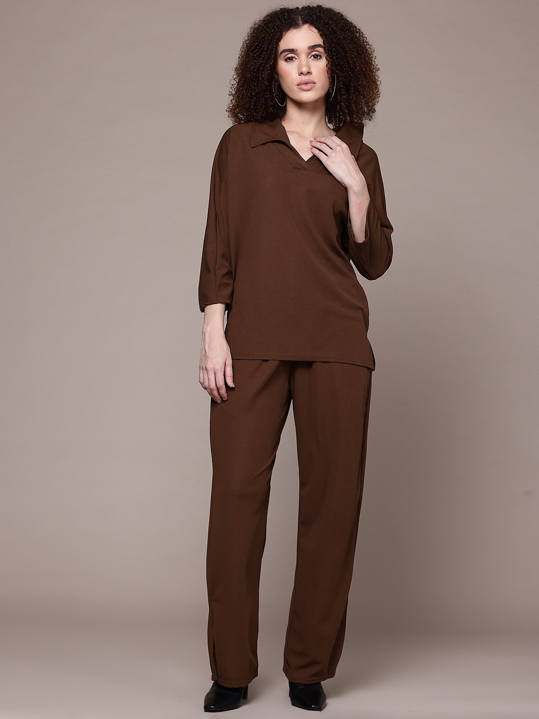 

The Roadster Lifestyle Co. Top With Trousers, Coffee brown