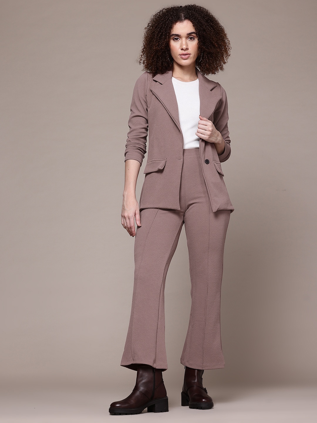 

The Roadster Lifestyle Co. Single-Breasted Blazer With Trousers, Mauve