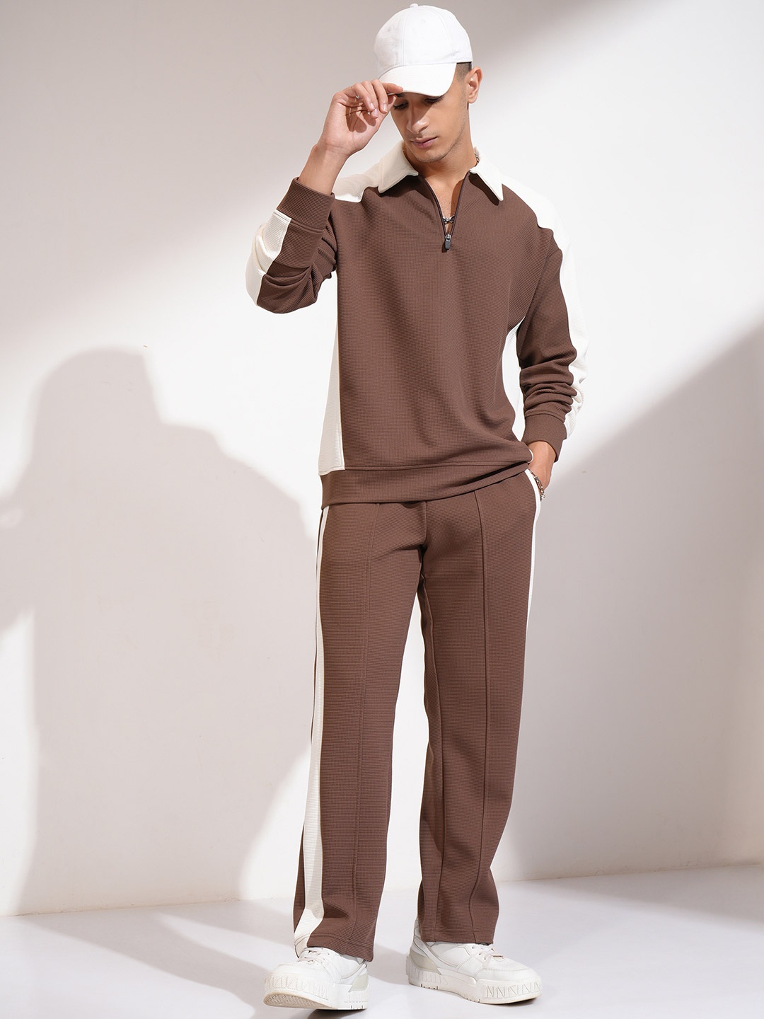 

HIGHLANDER Self Design Polo Collar Long Sleeves Sweatshirt With Trouser, Brown