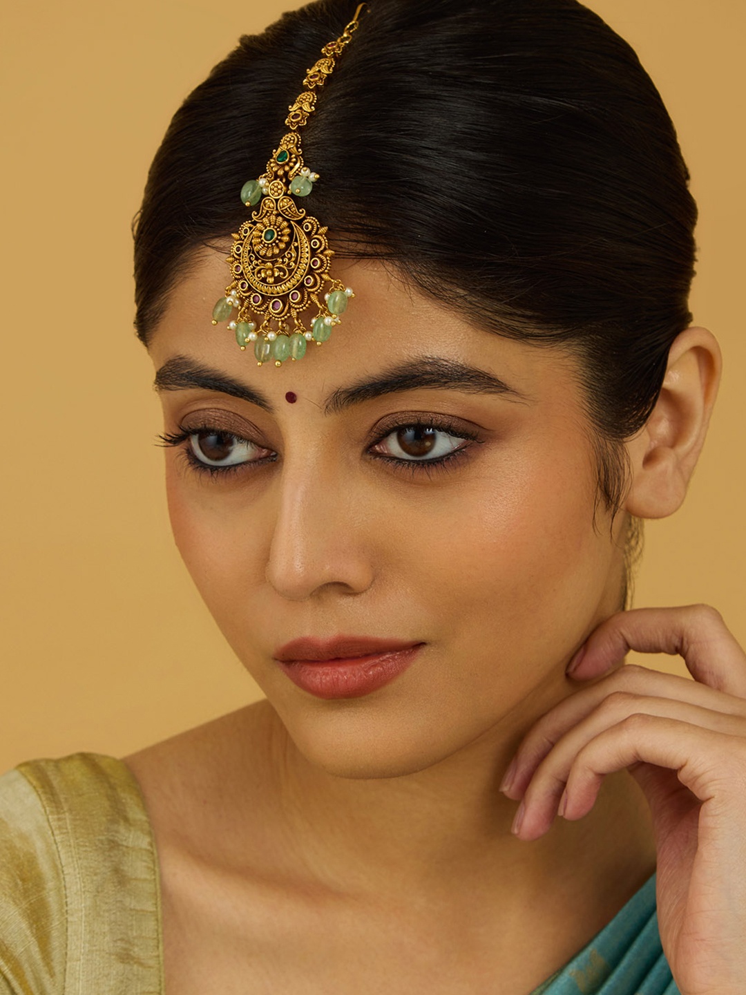 

Kushal's Fashion Jewellery Gold-Plated Stone Studded and Beaded Antique Maang Tikka