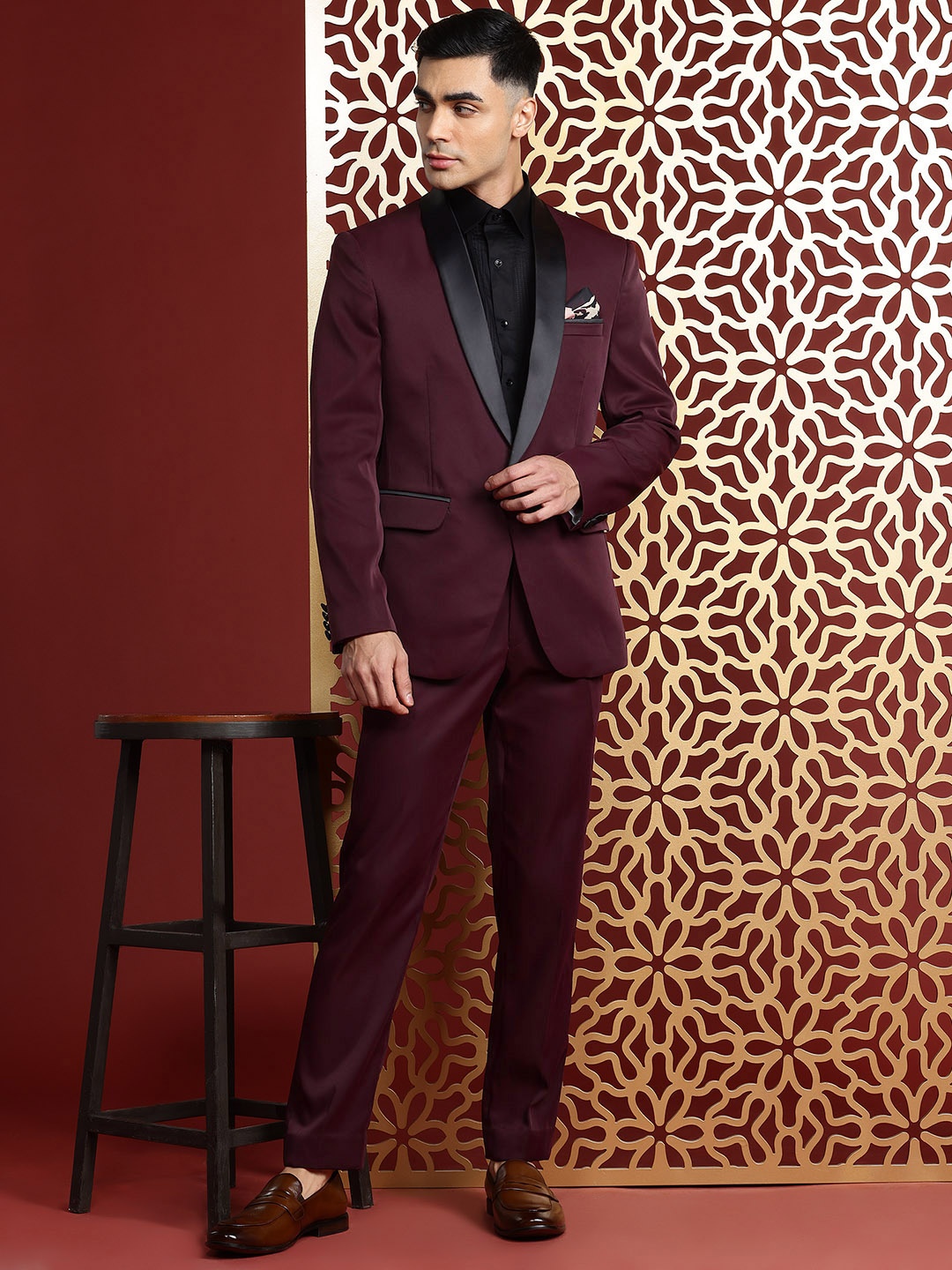 

MANQ Men Slim Fit Tuxedo Suit, Burgundy