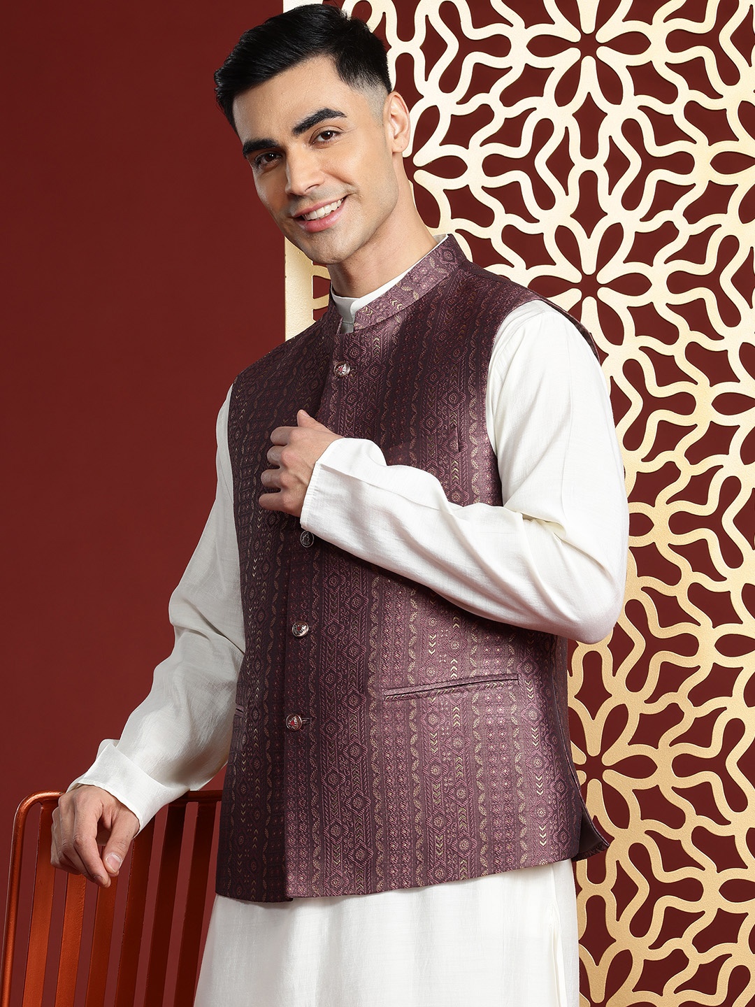 

MANQ Men Kurta with Churidar & Ethnic Motifs Nehru Jacket, White