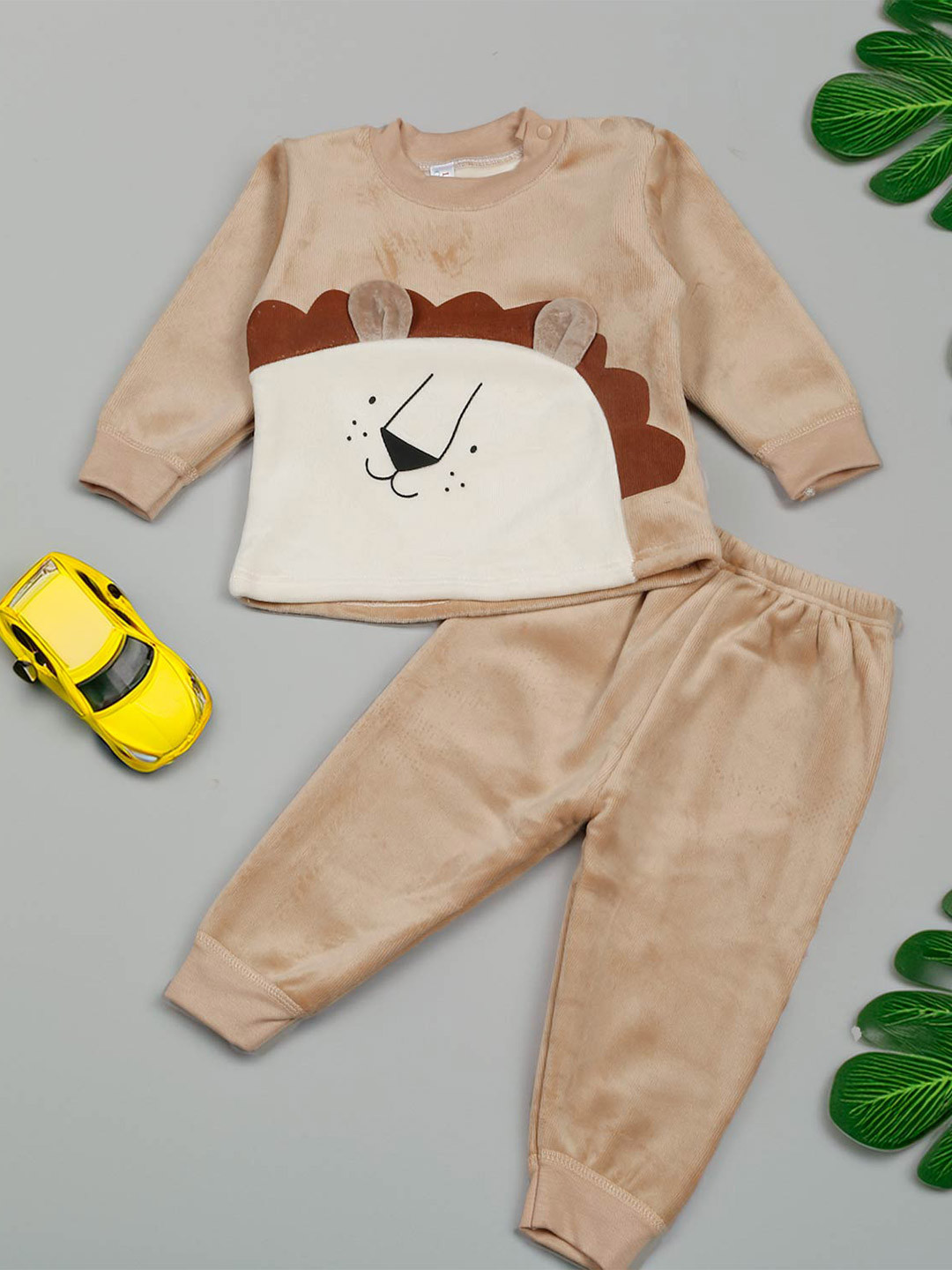 

LITTLE GINNIE Kids Round Neck Therma-Fit Sweatshirt With Trouser, Brown