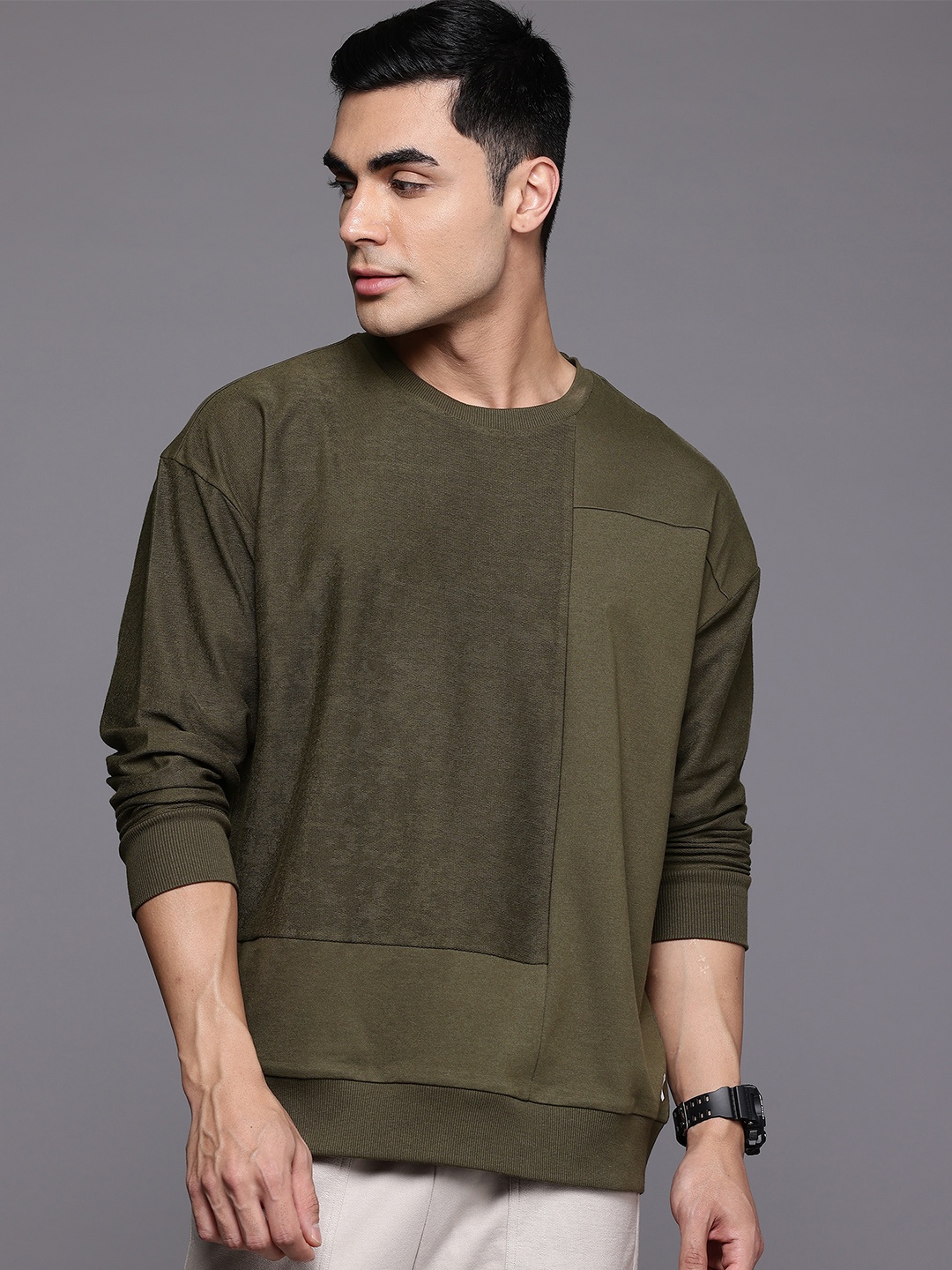 

HRX by Hrithik Roshan Men On-the-Go Sweatshirt, Olive