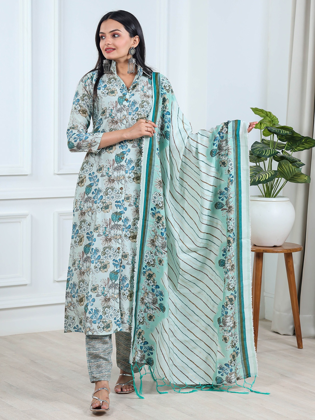

VIVARAA FASHION Women Floral Printed Regular Chanderi Cotton Kurti with Trousers & With Dupatta, Green
