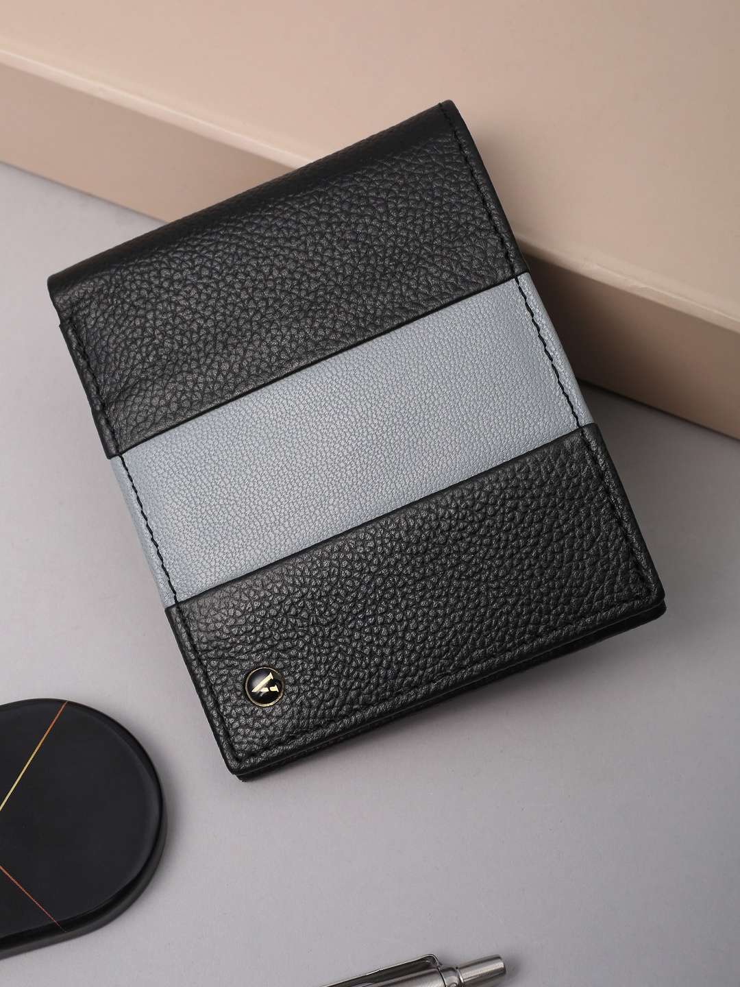 

Van Heusen Striped Leather Wallet, Black