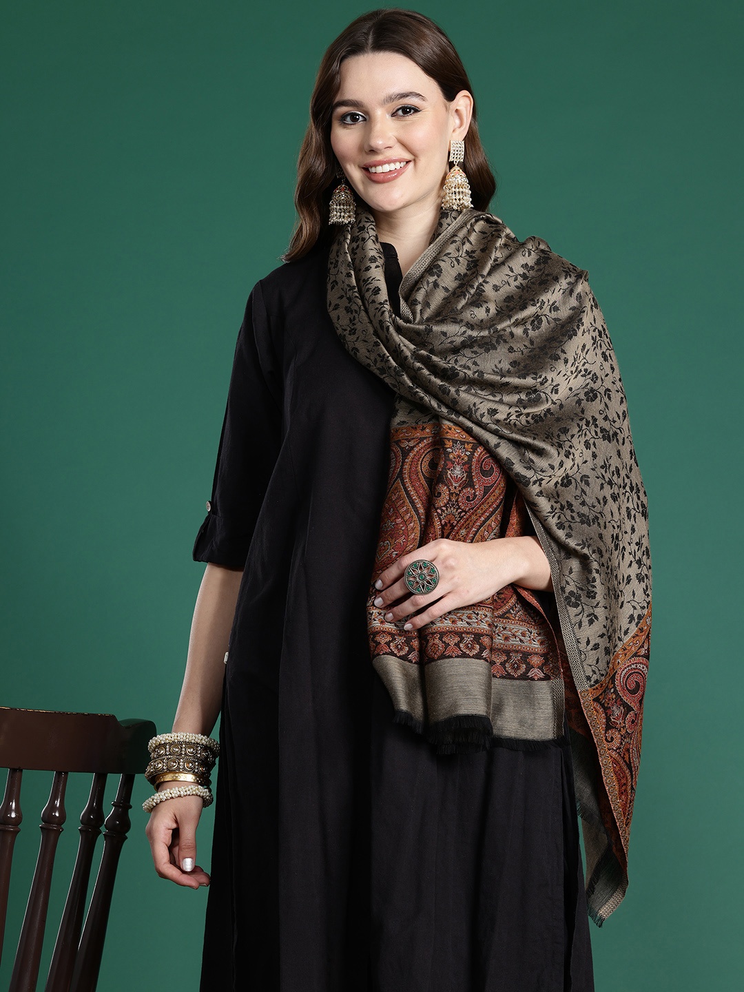 

Sangria Woven Design Stole, Beige