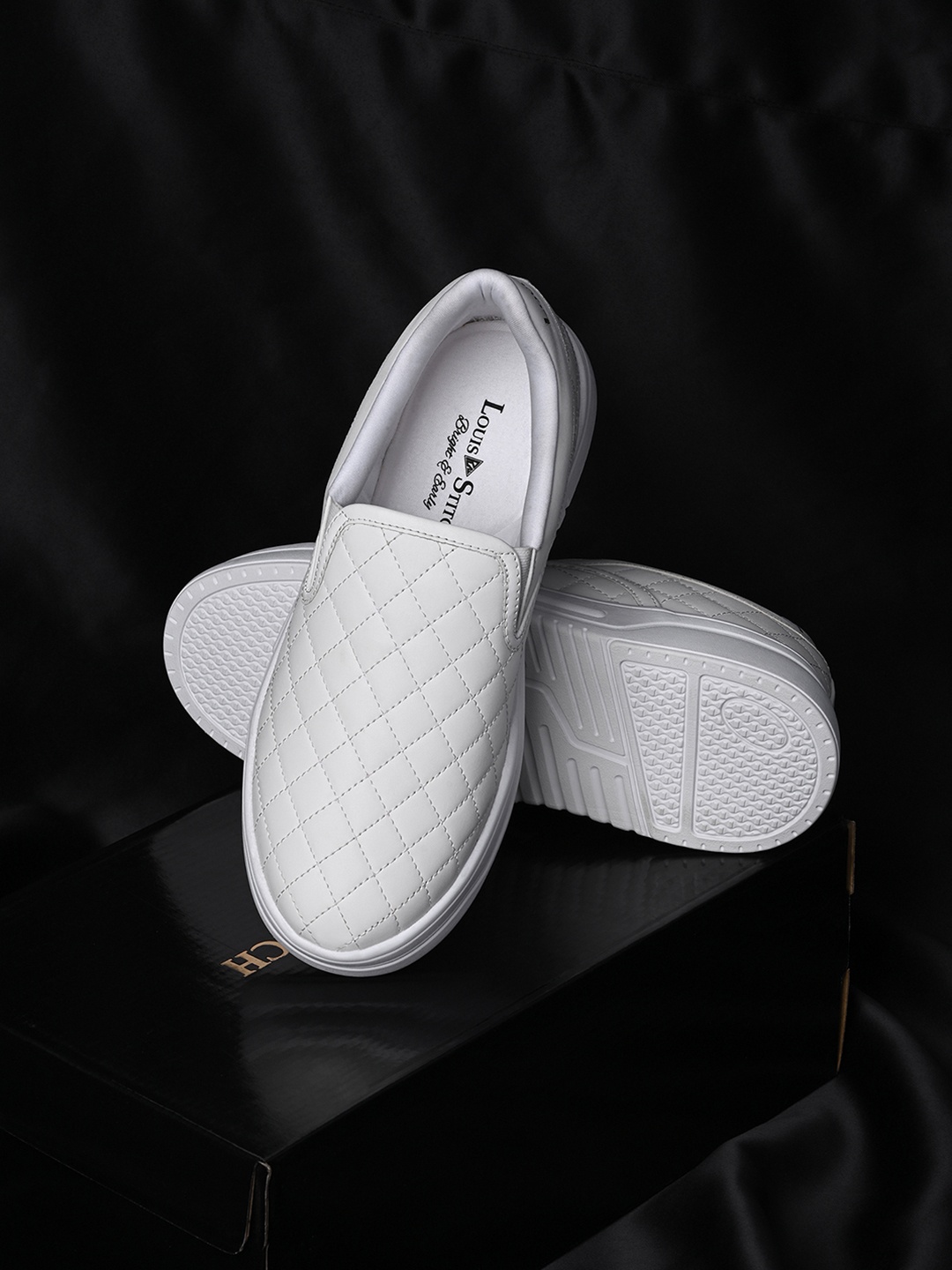 

LOUIS STITCH Men Canadian White Casual Slip-On Lightweight Sneakers