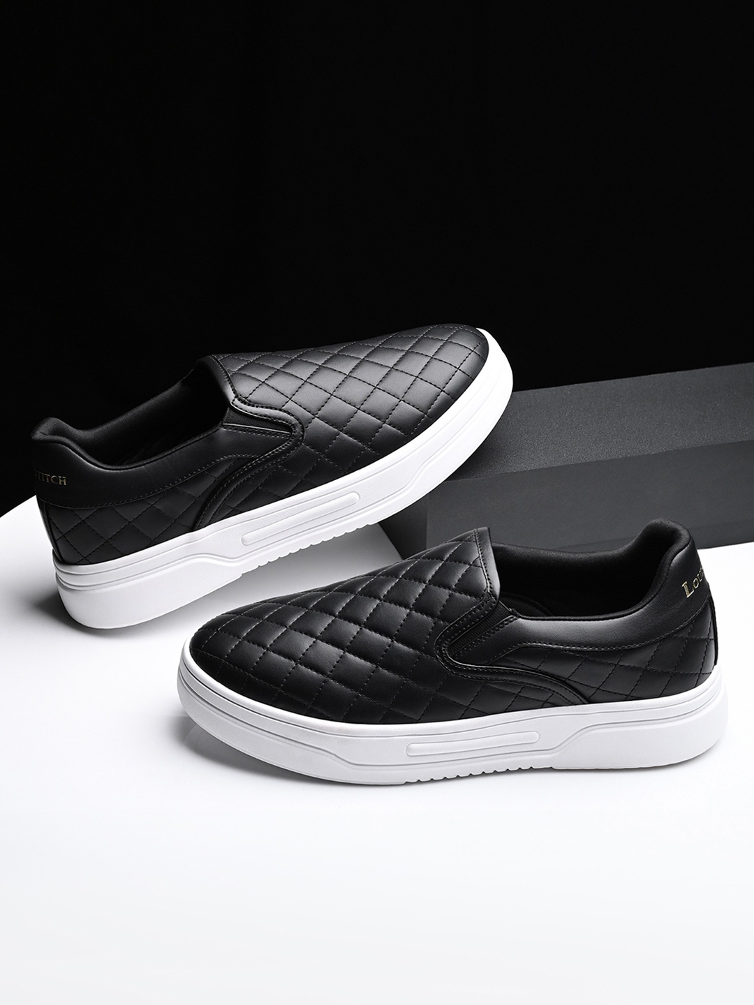 

LOUIS STITCH Men Egptian Black Casual Slip-On Lightweight Sneakers