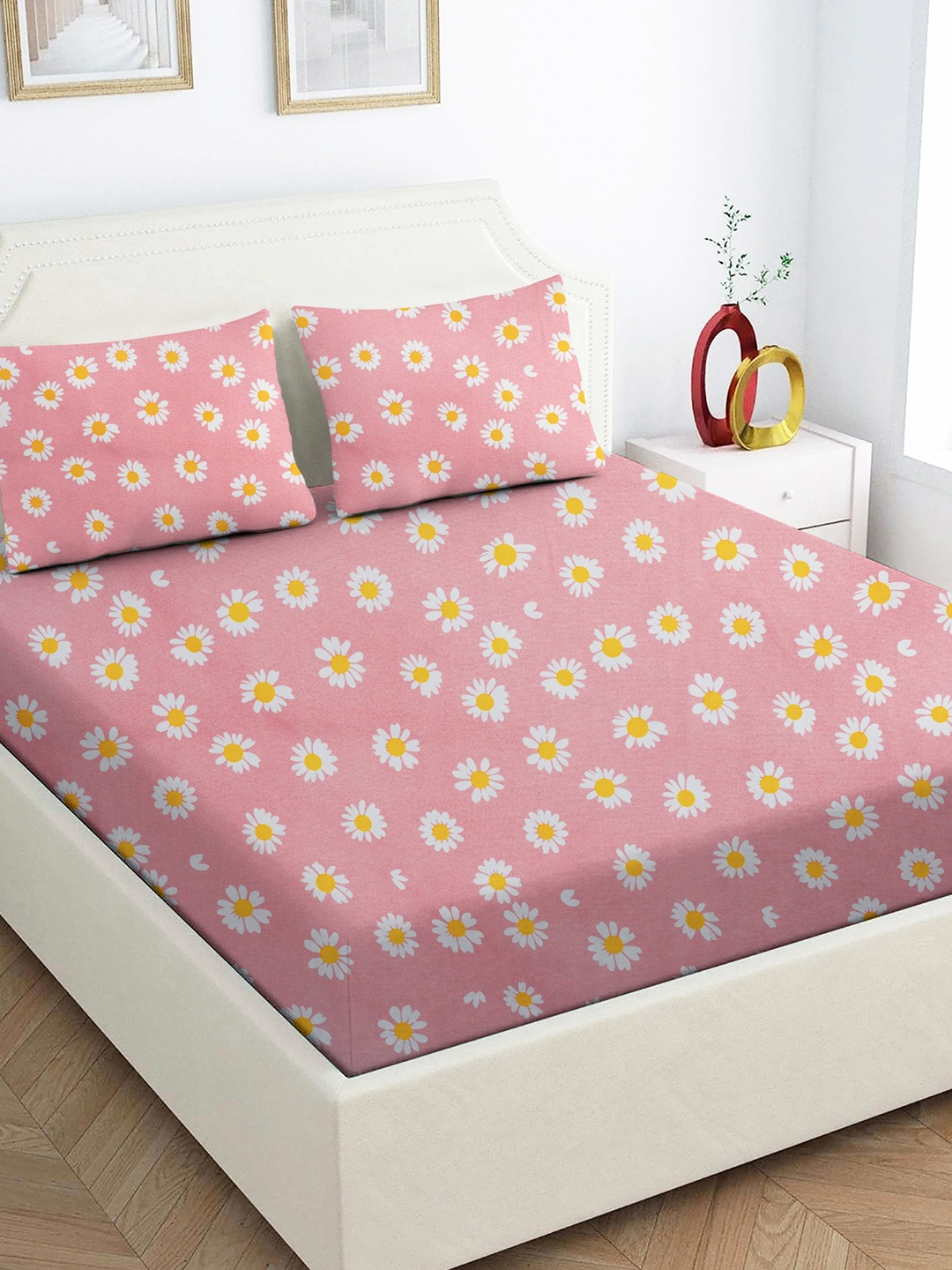 

Star Weaves Pink & White Floral 200 TC King Bedsheet with 2 Pillow Covers 2.28 m x 2.74 m