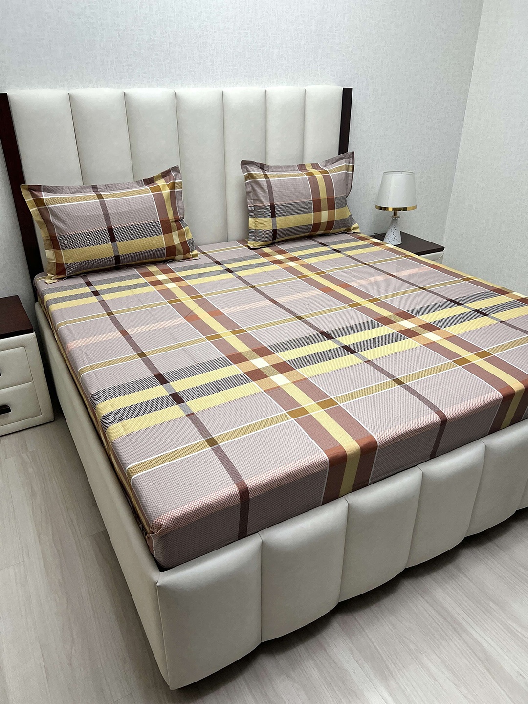 

Pure Decor Passion Fur Grey Printed 350 TC Pure Cotton Queen Bedsheet Set 2.25 m x 2.57 m