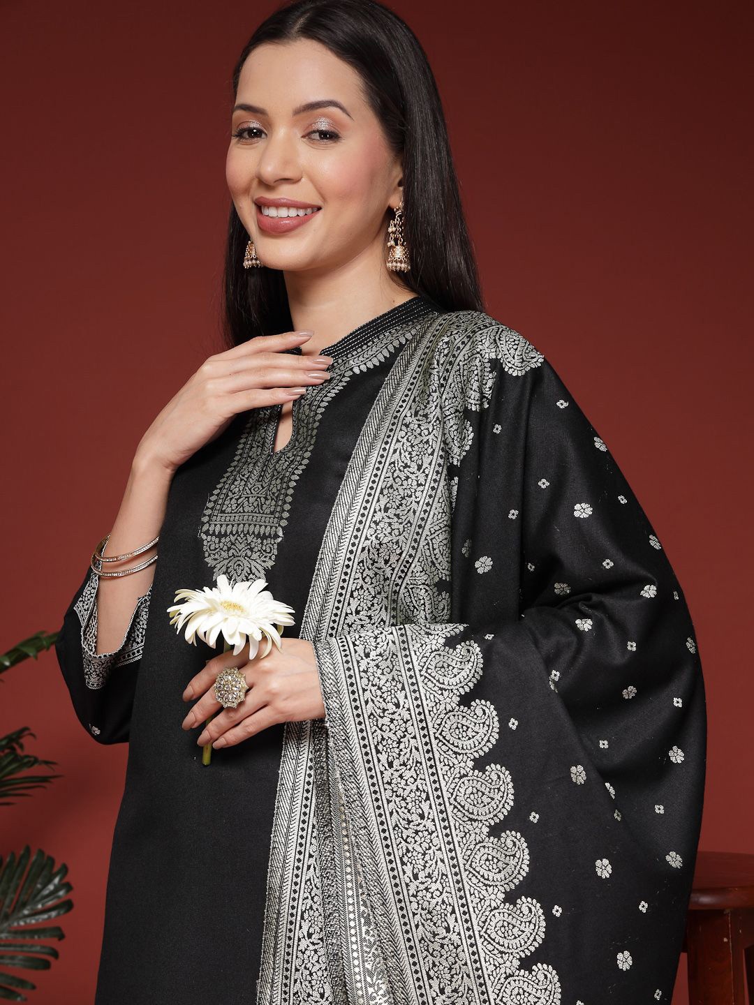 

Nayam By Lakshita Paisley Woven Design Mandarin Collar Straight Kurta With Palazzo, Black