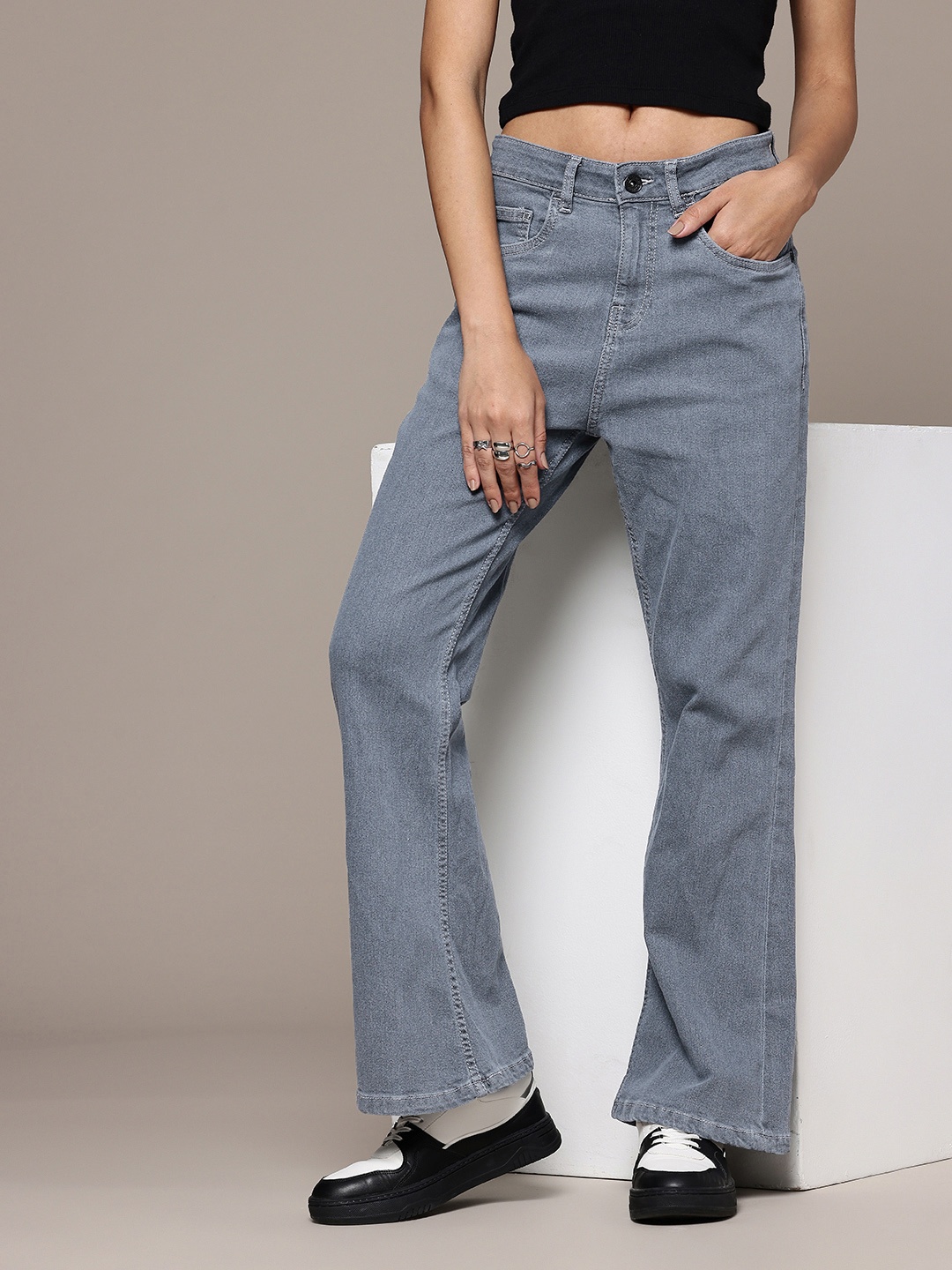 

The Roadster Life Co. Women Regular Flared High-Rise Stretchable Jeans, Grey