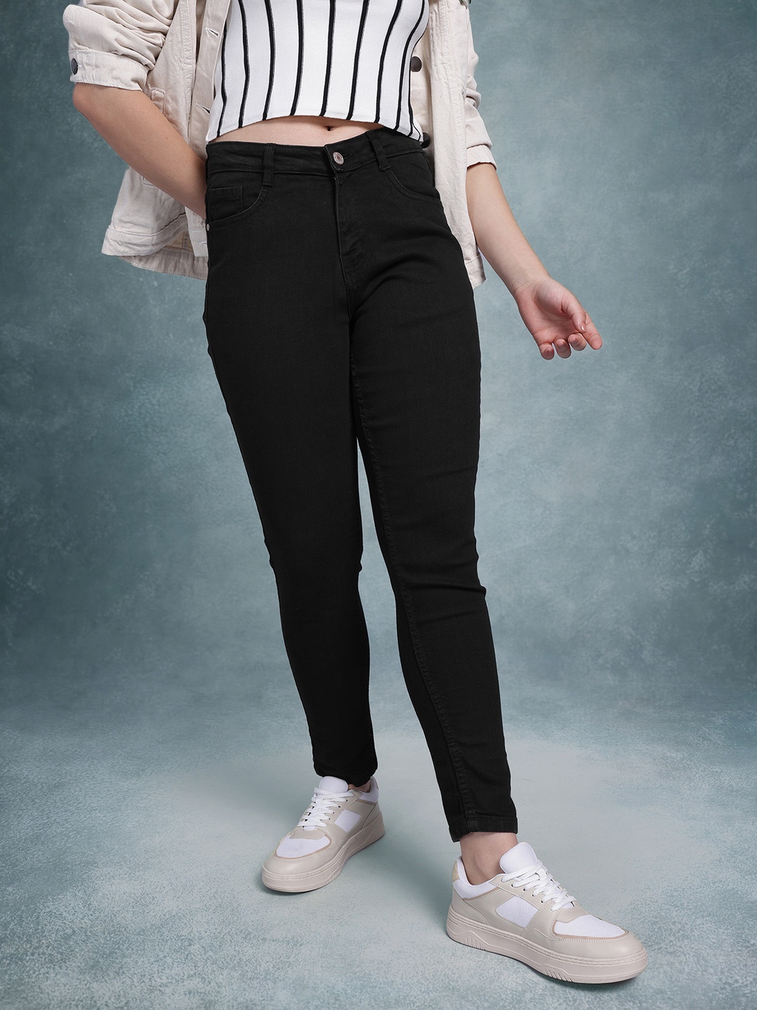 

The Roadster Life Co. Women Slim Fit Jeans, Black