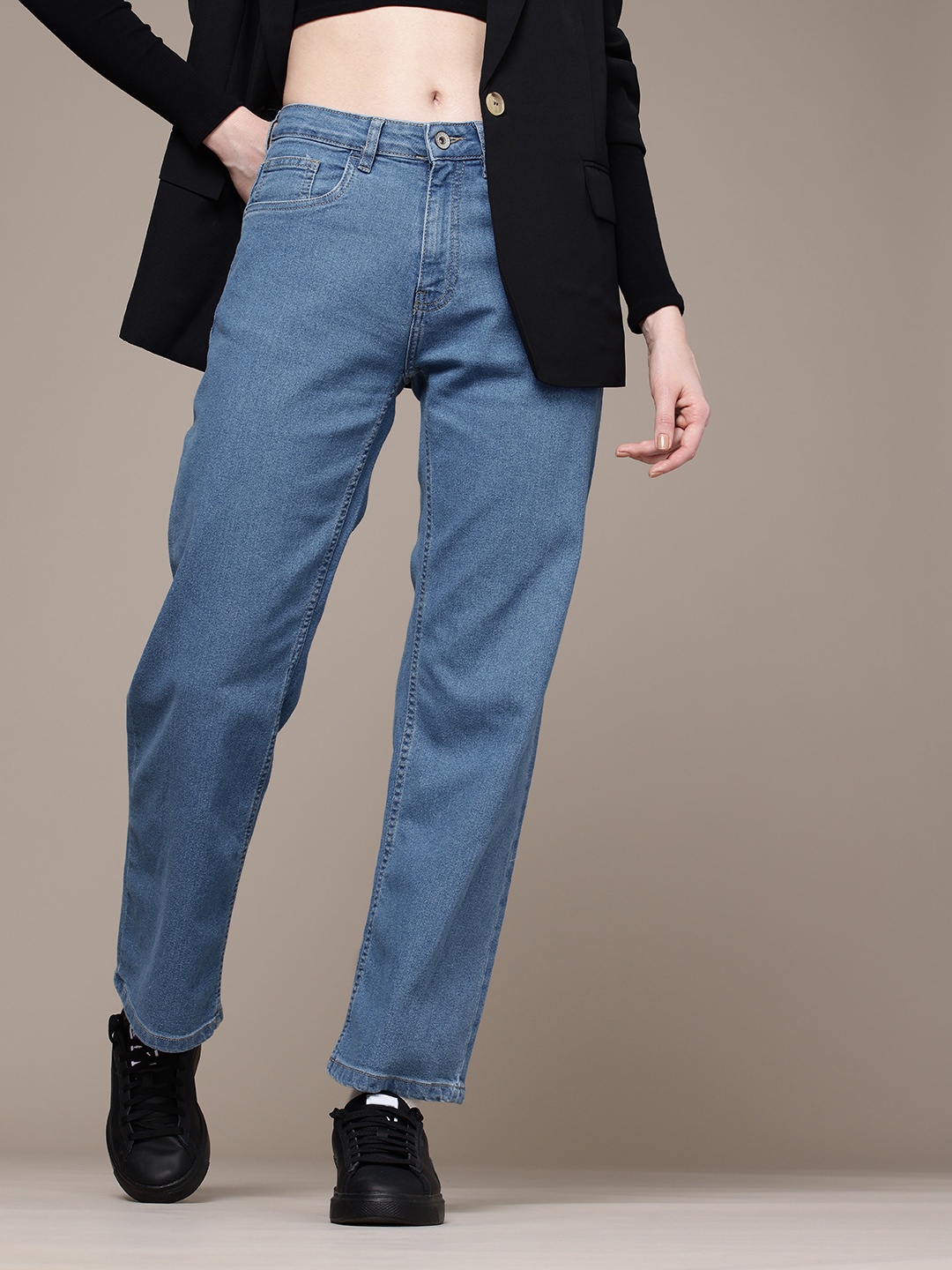 

The Roadster Life Co. Women Straight Fit Stretchable Jeans, Blue