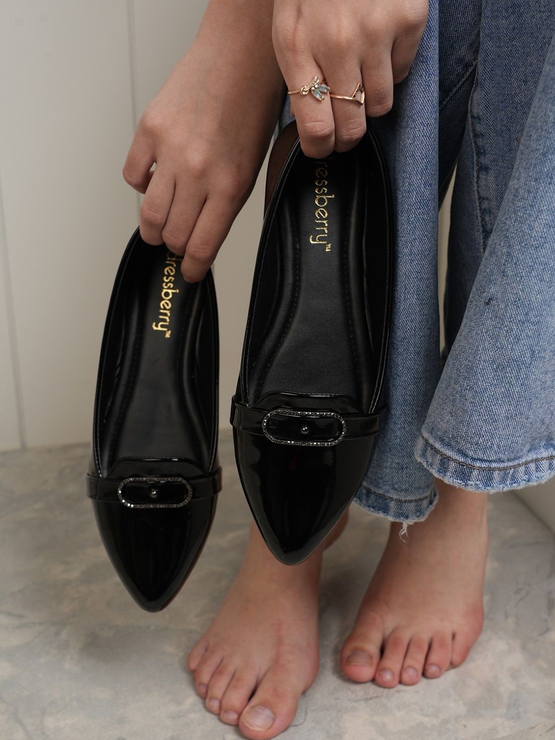 

DressBerry Women Western - Embellished Ballerinas, Black