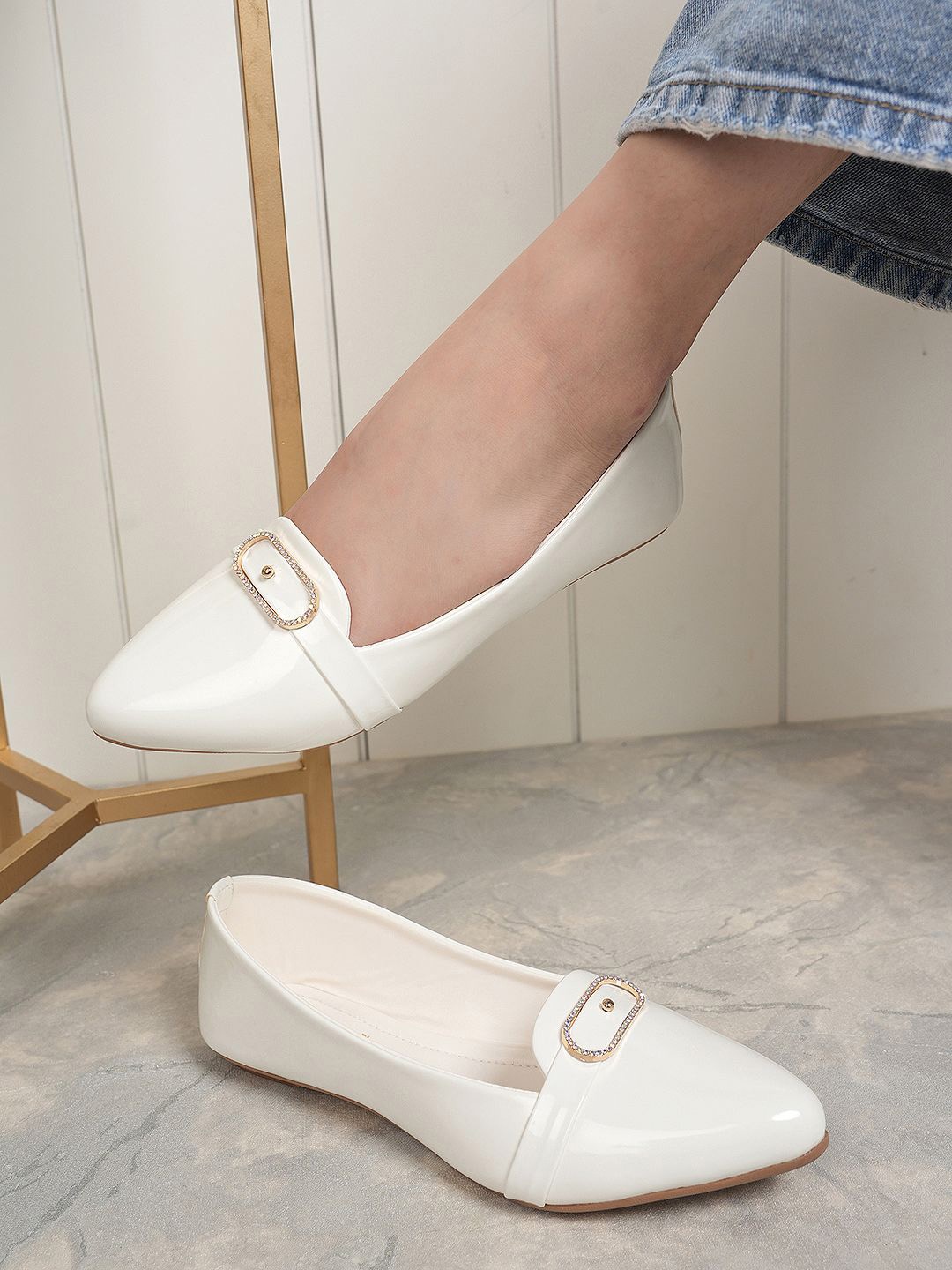 

DressBerry Women Round Toe Ballerinas Flats, White