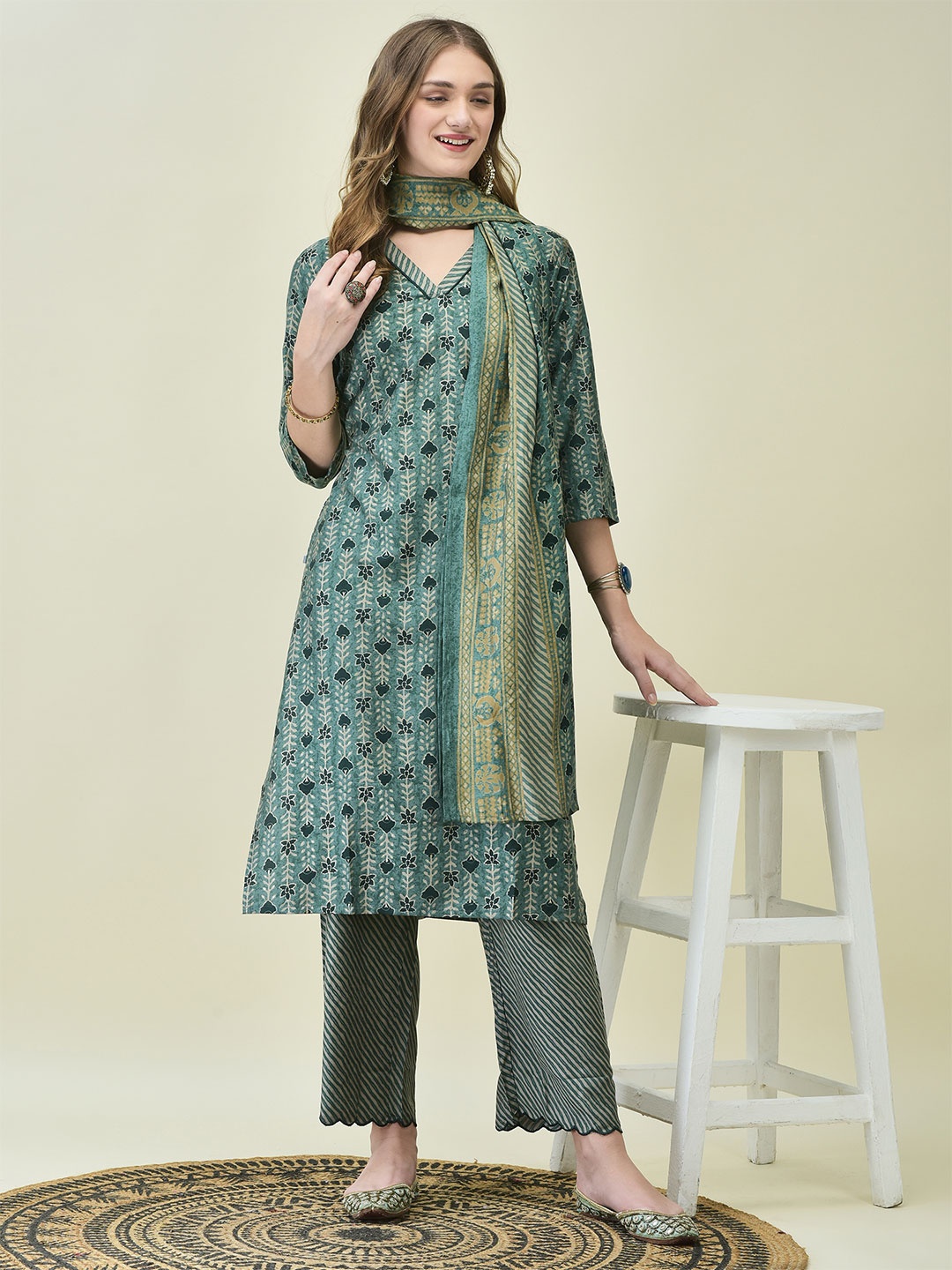 

Shree Women Floral Printed Regular Liva Kurta with Trousers & With Dupatta, Teal