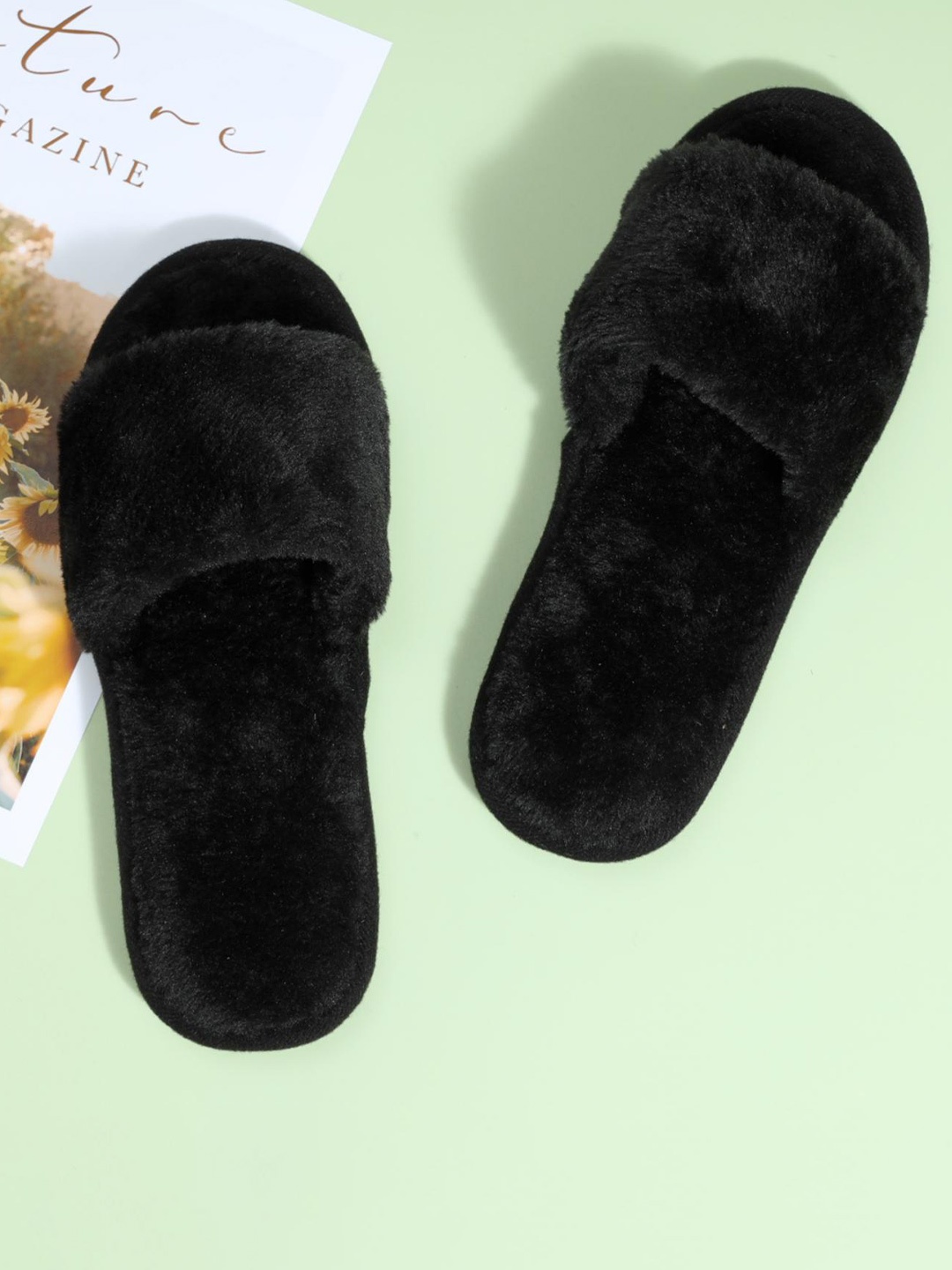 

glitchez Women Room Slippers, Black