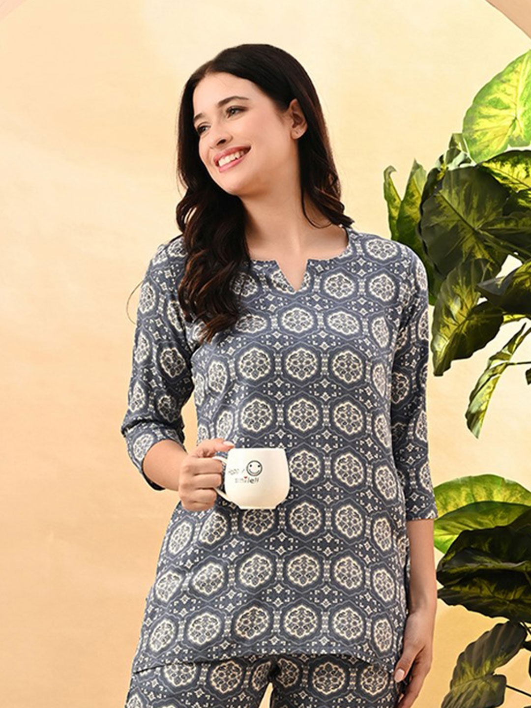 

DOISA Printed Notch Neck Top With Trousers, Grey