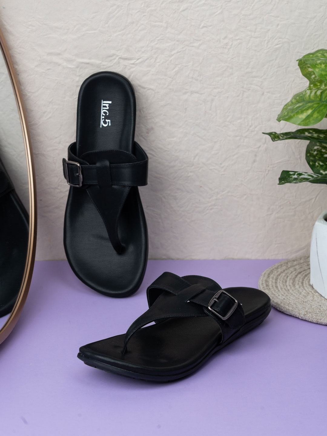 

Inc 5 Women Open Toe Flats with Buckles, Black