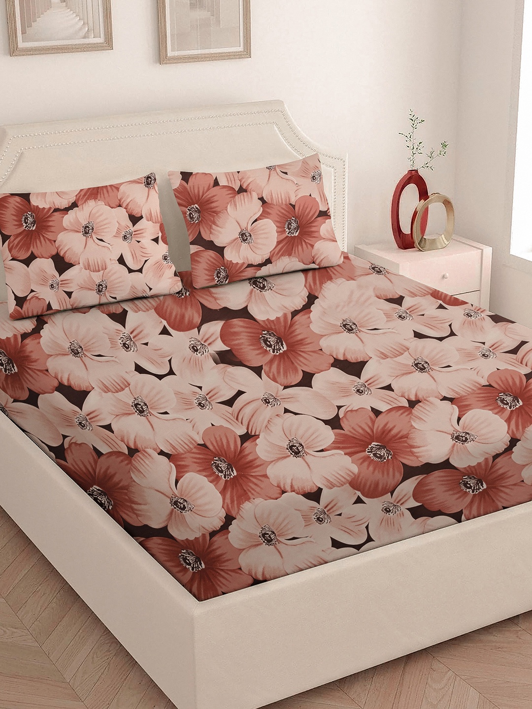 

Star Weaves Brown Floral Printed 200 TC Fitted Queen Bedsheet Set 1.98 m x 1.52 m