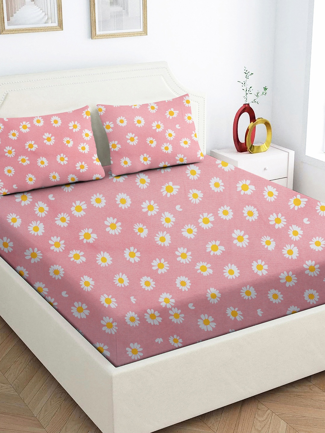 

Star Weaves Pink & White Floral Printed 200 TC Fitted Queen Bedsheet Set 1.98 m x 1.52 m