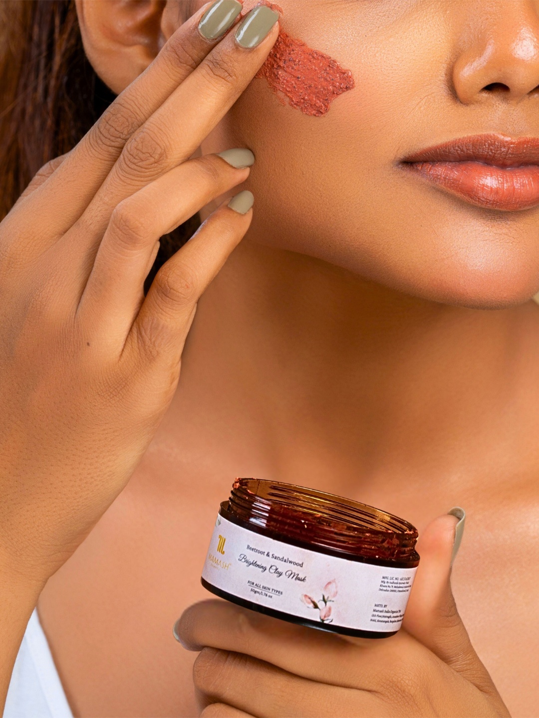 

Mamash Organics Depuffing Face Mask With Sandalwood & Beetroot- 50 g, Red
