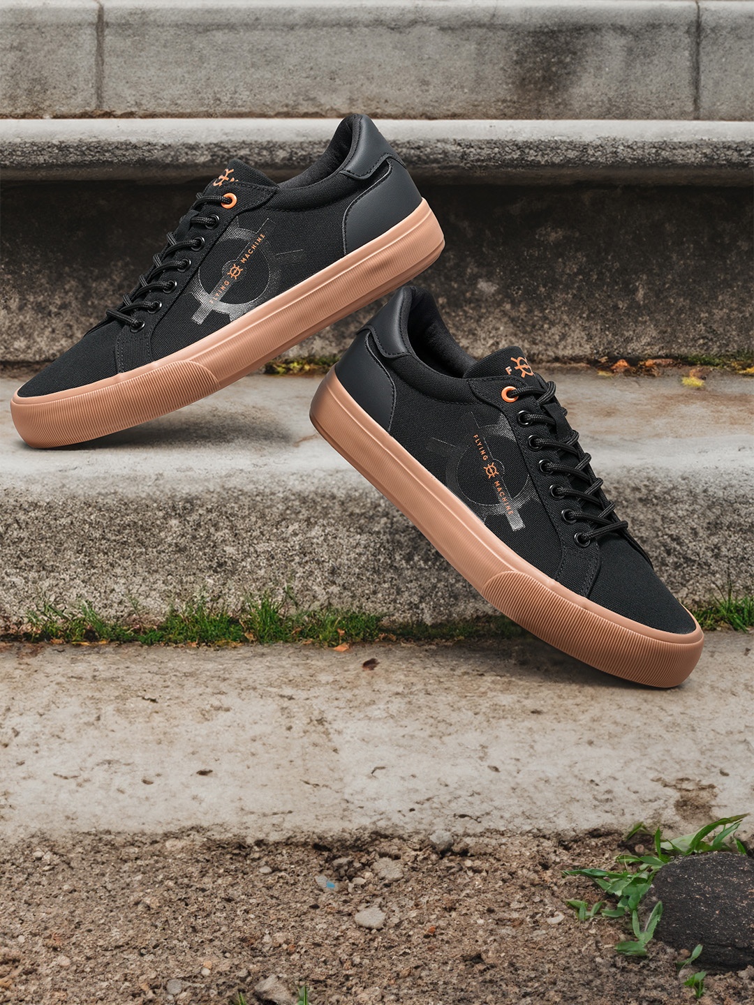 

Flying Machine Men Sneakers, Black