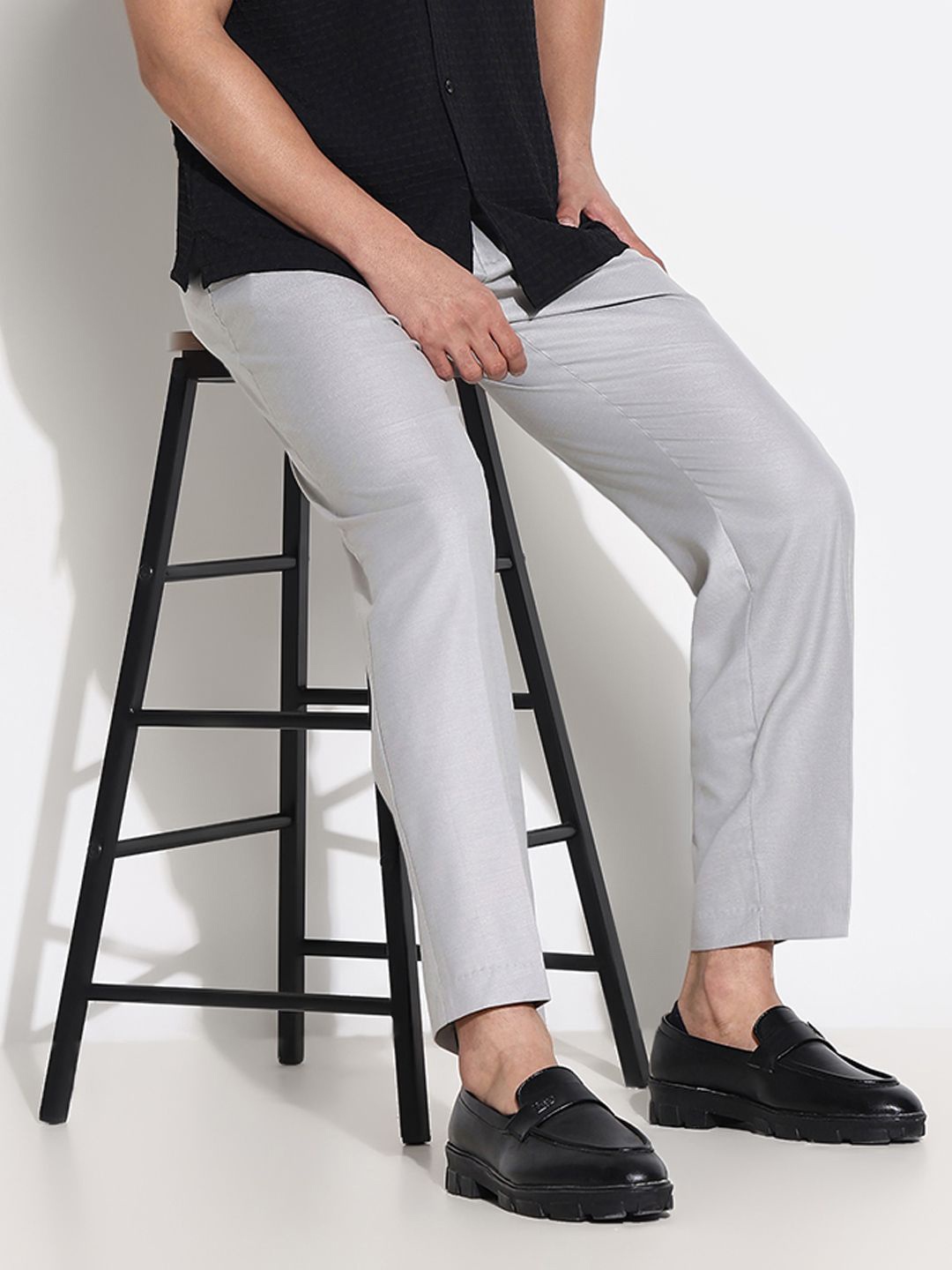 

SHOWOFF Men Comfort Low-Rise Pleated Trousers, Grey