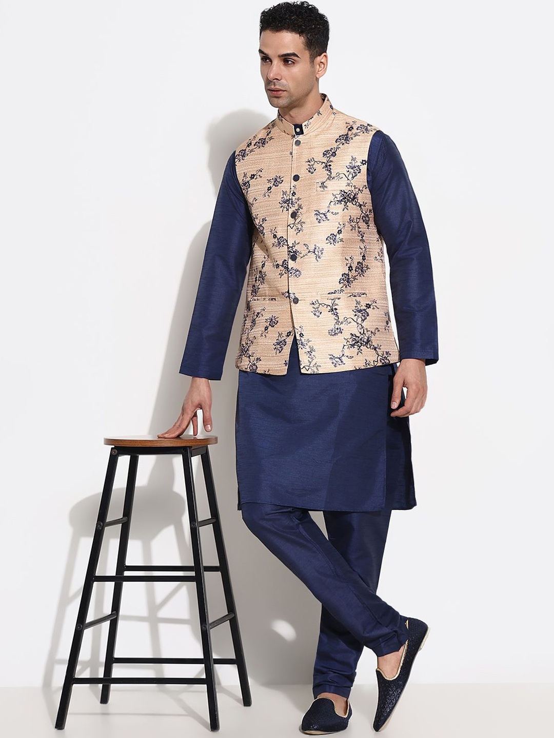 

SHOWOFF Men Regular Raw Silk Kurta with Trousers, Navy blue
