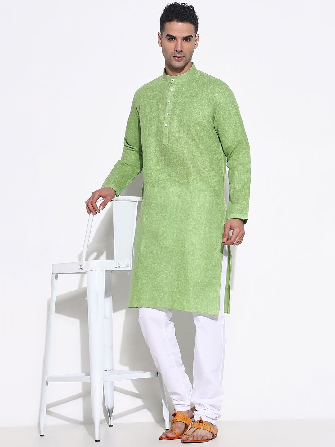 

SHOWOFF Men Regular Kurta with Churidar, Green