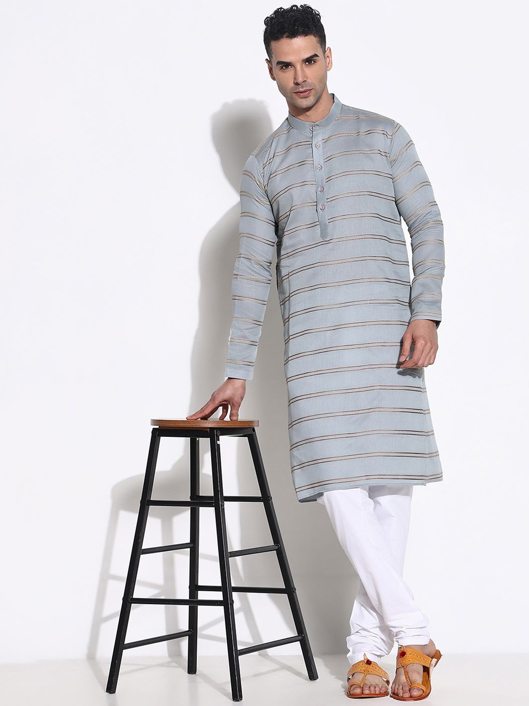 

SHOWOFF Men Striped Regular Kurta with Trousers, Grey