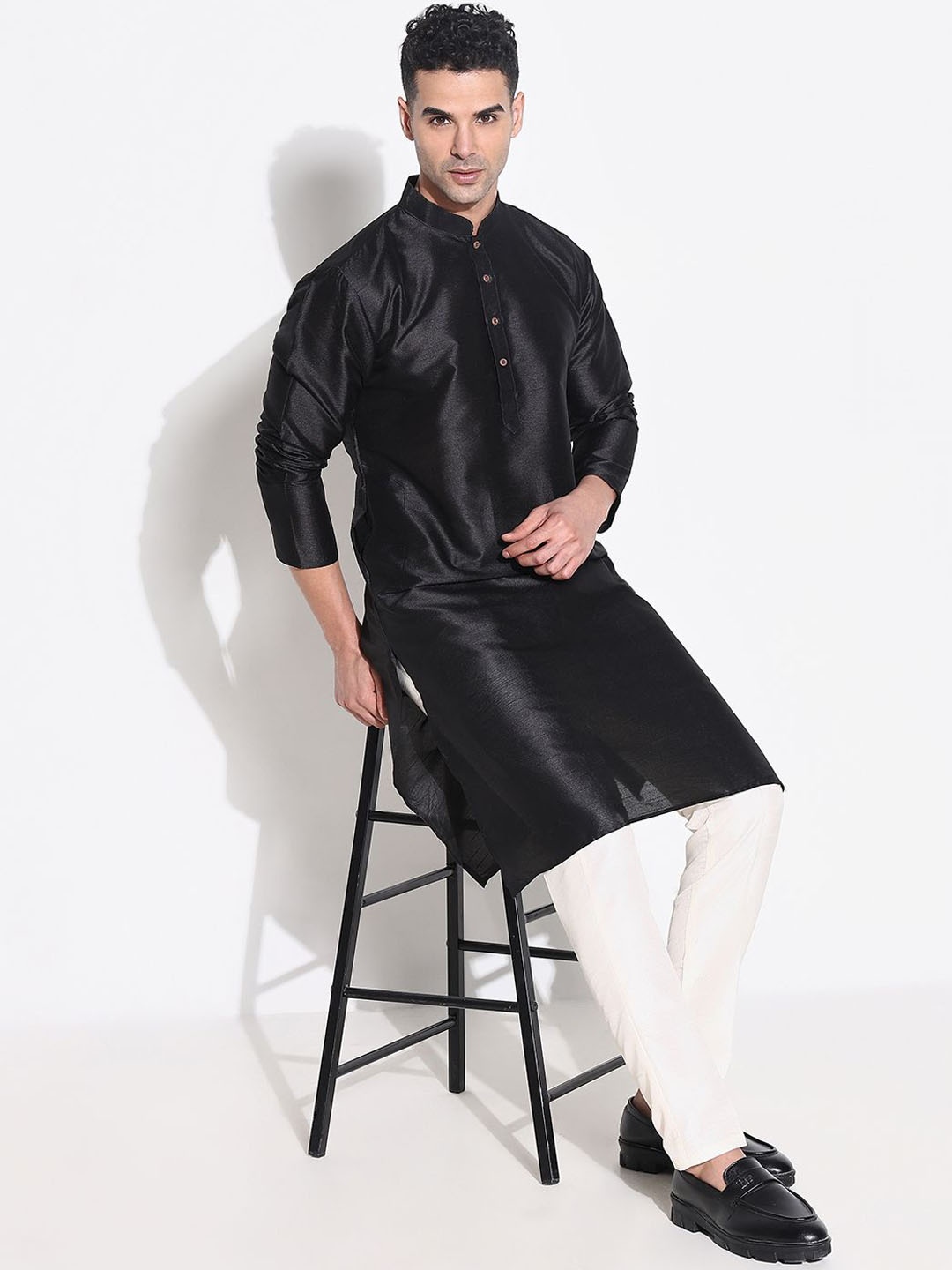 

SHOWOFF Men Regular Kurta with Trousers, Black