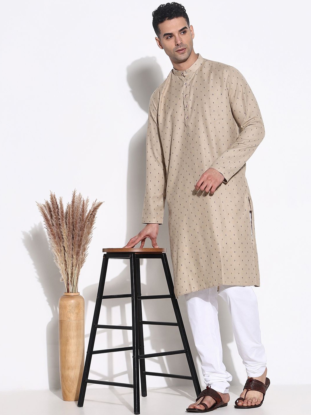 

SHOWOFF Men Printed Regular Kurta with Trousers, Beige