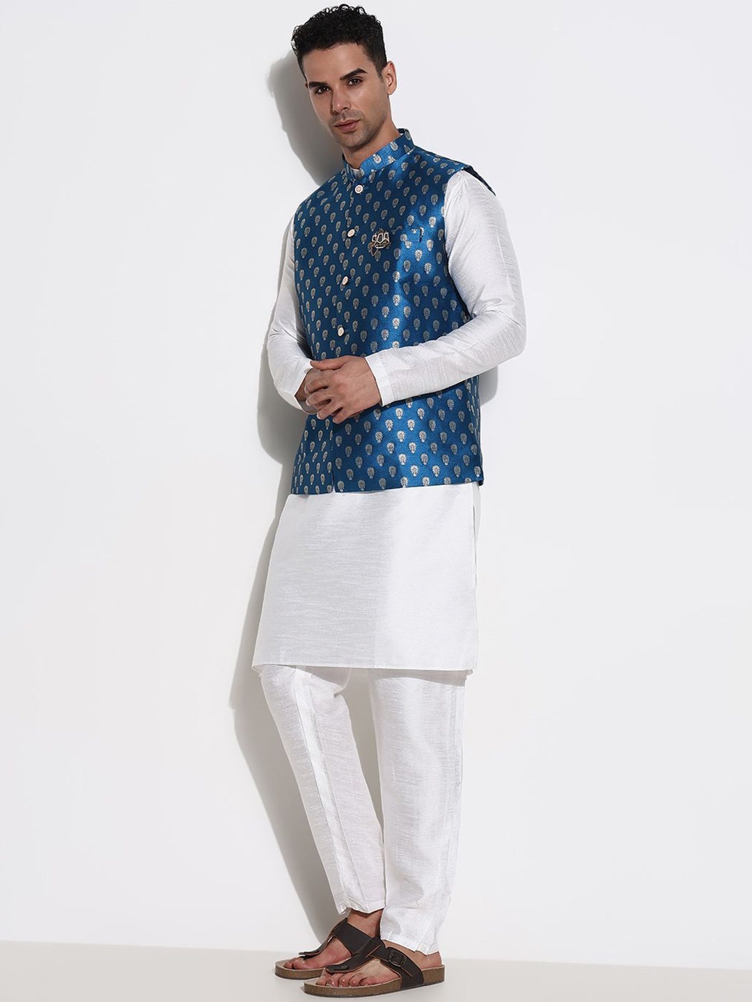

SHOWOFF Men Regular Raw Silk Kurta with Trousers, White