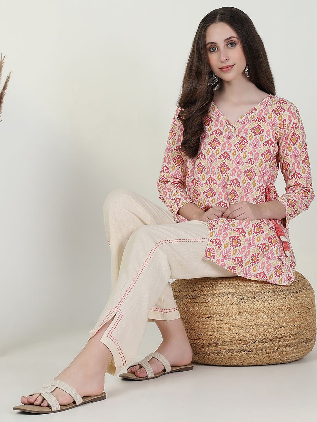 

SHOWOFF Printed V-Neck Three-Quarter Sleeves Top & Trouser, Pink