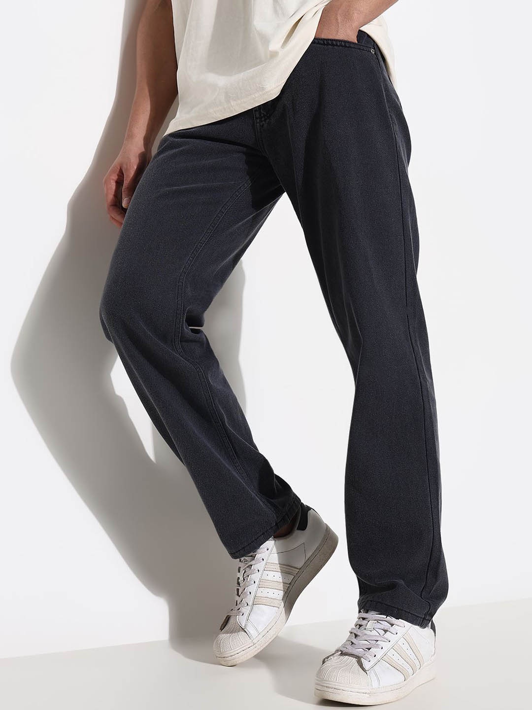 

SHOWOFF Men Comfort Straight Fit Low-Rise Acid Wash Jeans, Grey