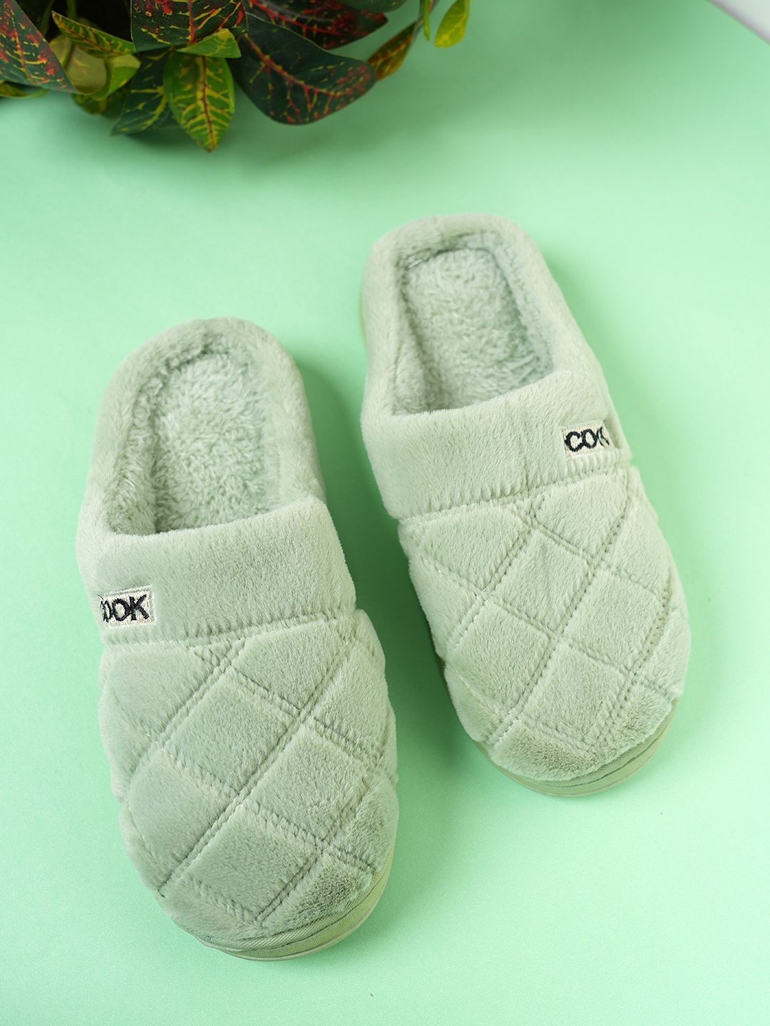 

glitchez Women Room Slippers, Green