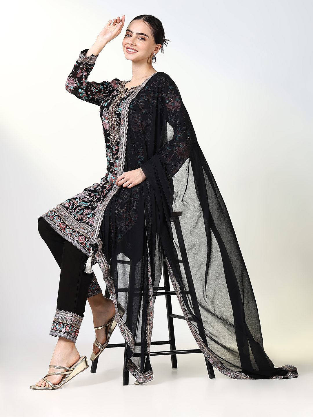 

SHOWOFF Women Floral Embroidered Regular Thread Work Kurta with Trousers & With Dupatta, Black