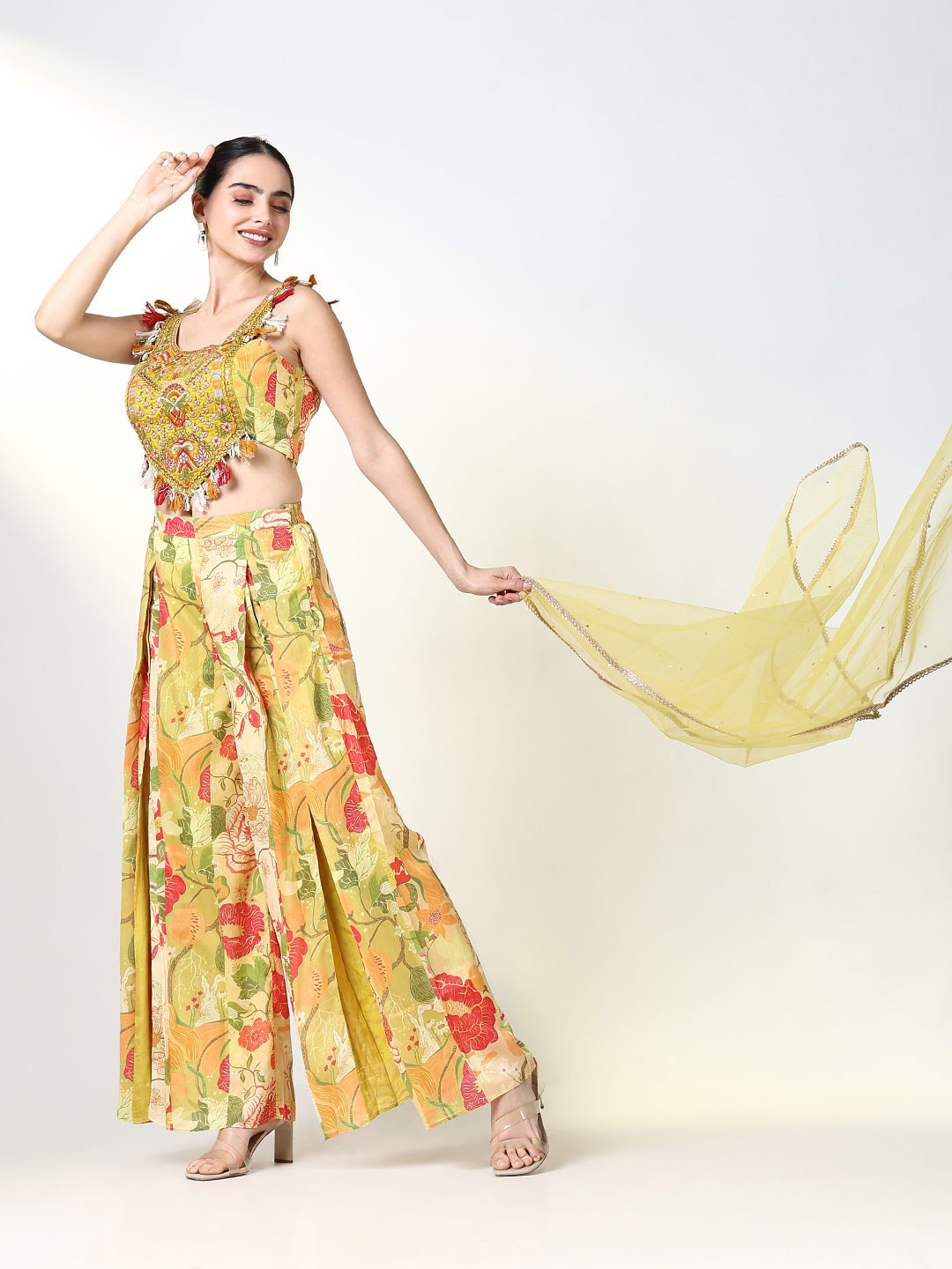 

SHOWOFF Women Floral Embroidered Regular Thread Work Top with Palazzos & With Dupatta, Green