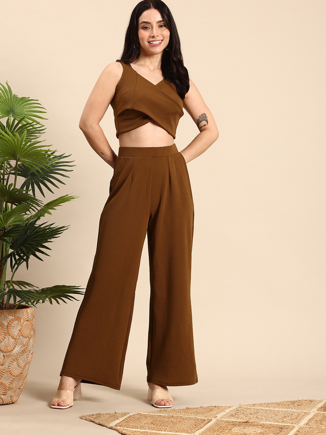 

Mast & Harbour Crop Top With Trousers, Brown