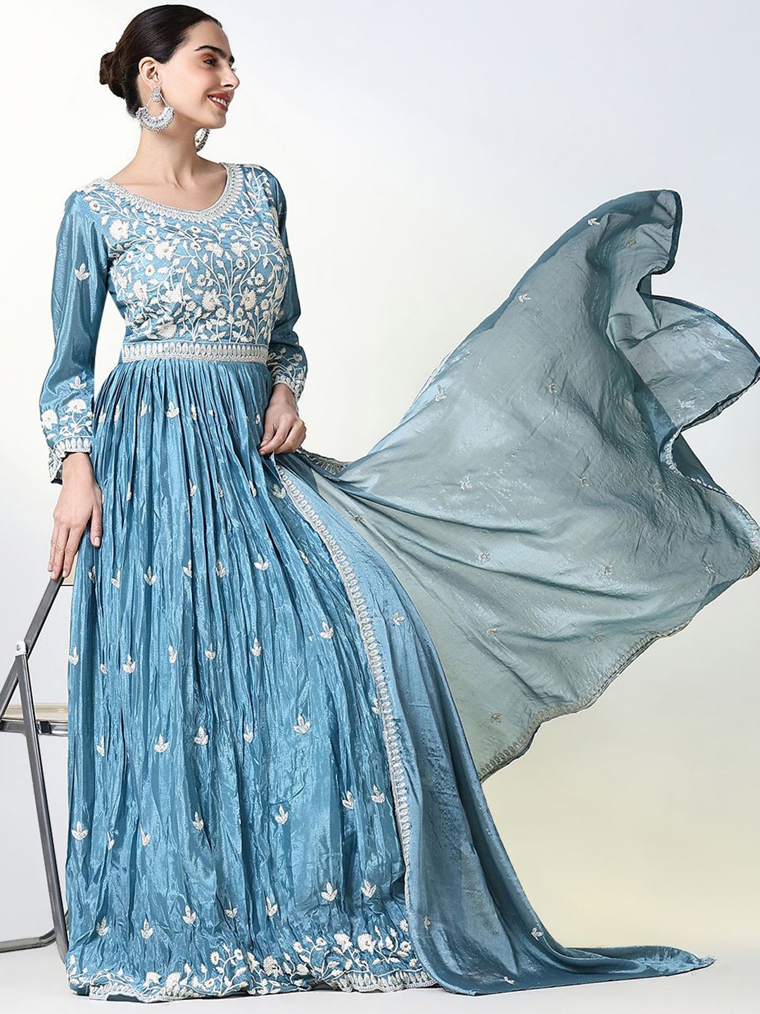 

SHOWOFF Women Floral Embroidered Thread Work Raw Silk Anarkali Kurta, Blue