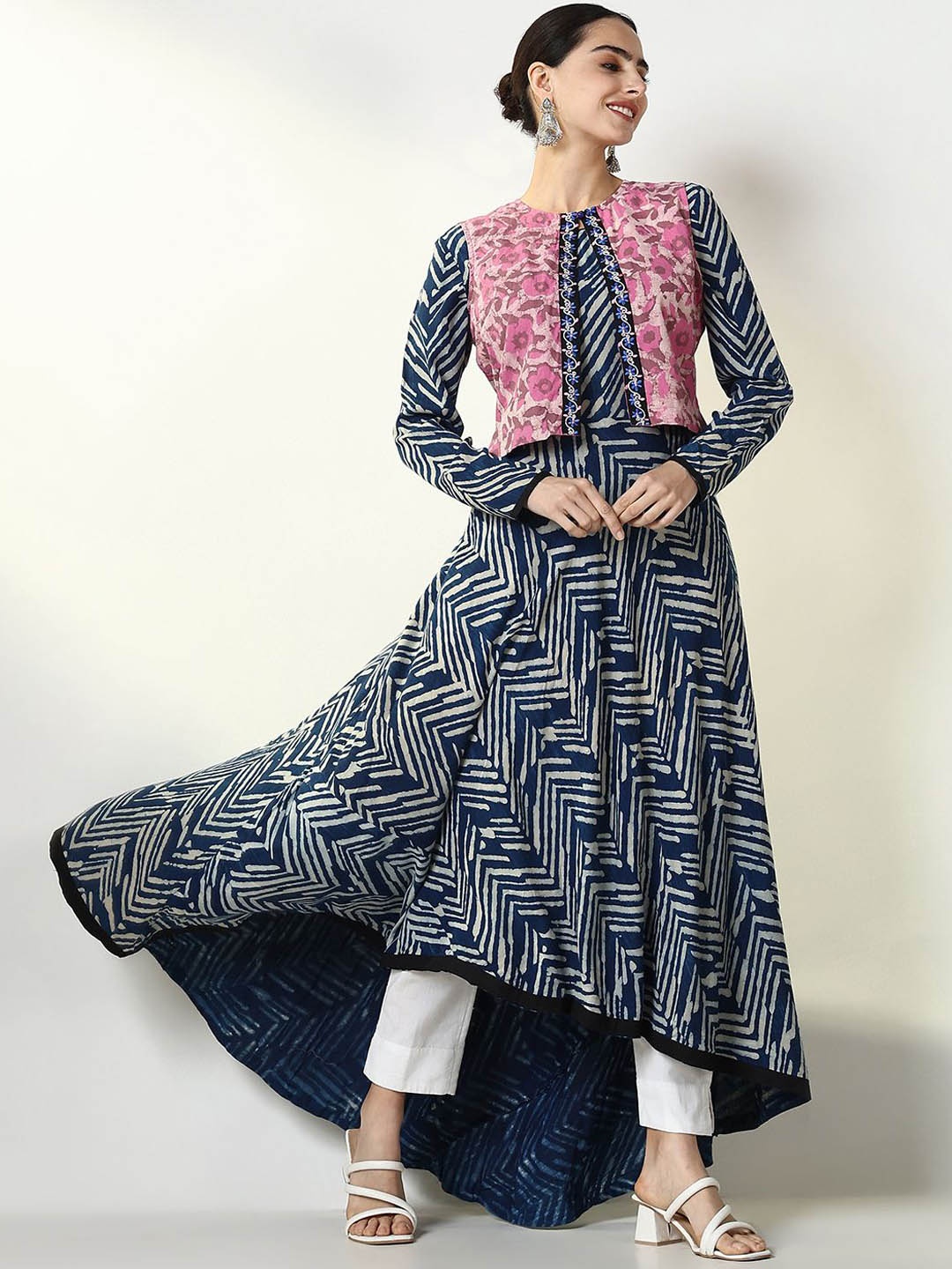 

SHOWOFF Women Printed Thread Work Indie Prints Anarkali Kurta, Blue
