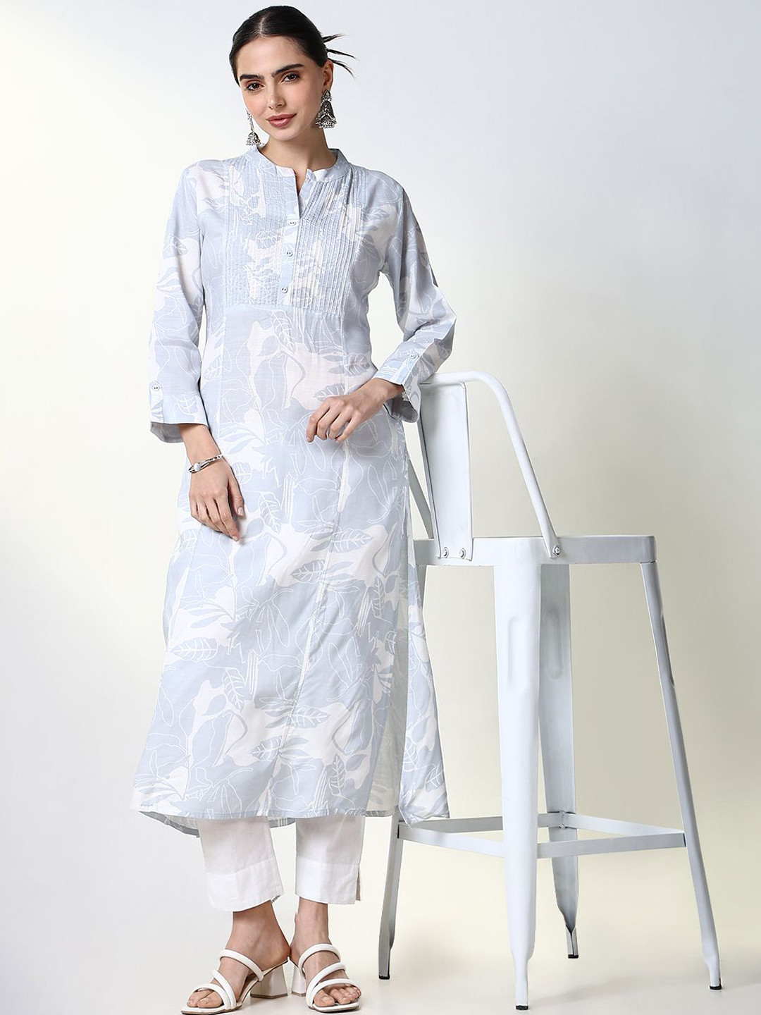 

SHOWOFF Women Floral Printed Floral Kurta, Blue