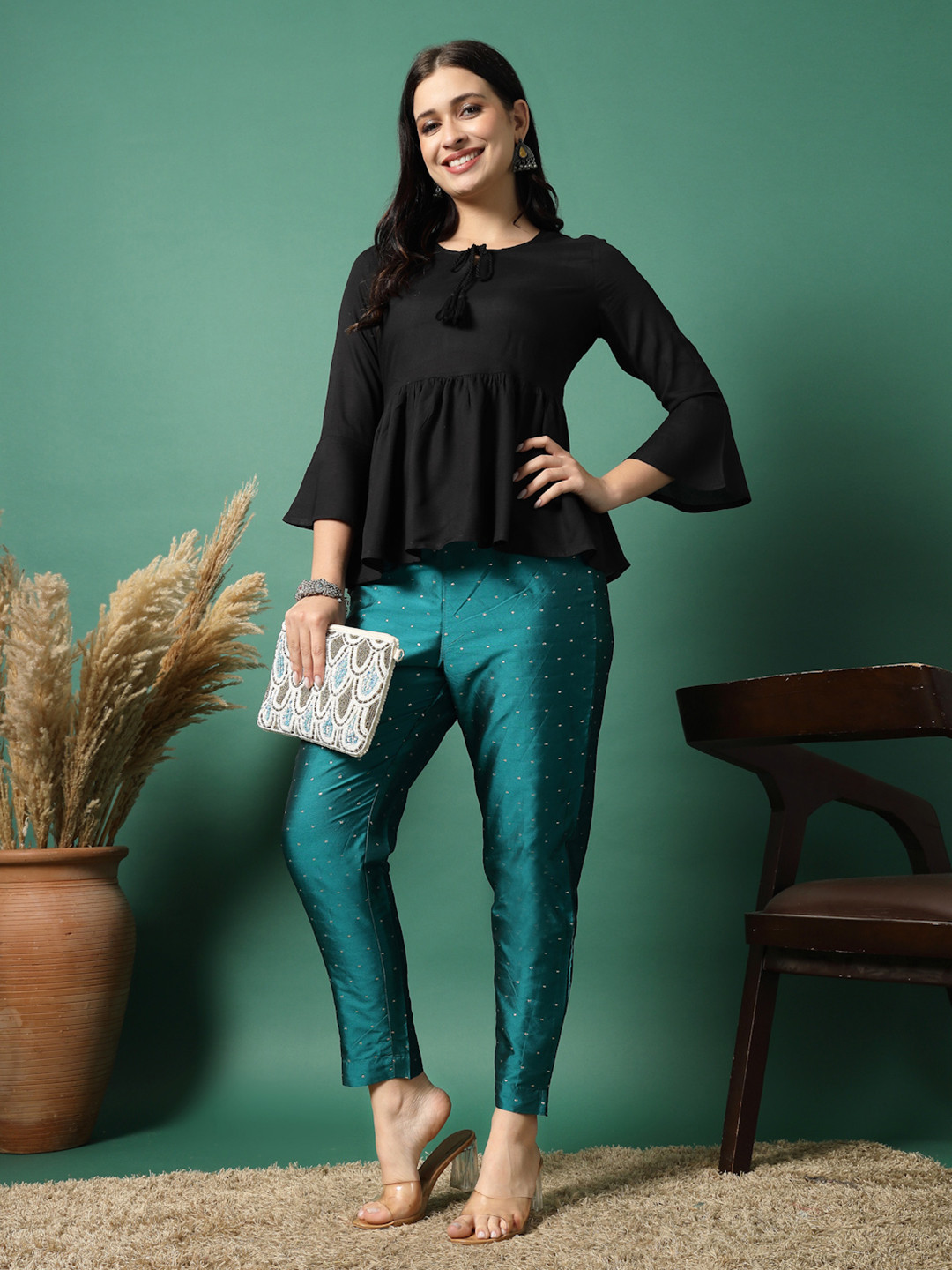 

Sangria Self-Design Regular Trousers, Green