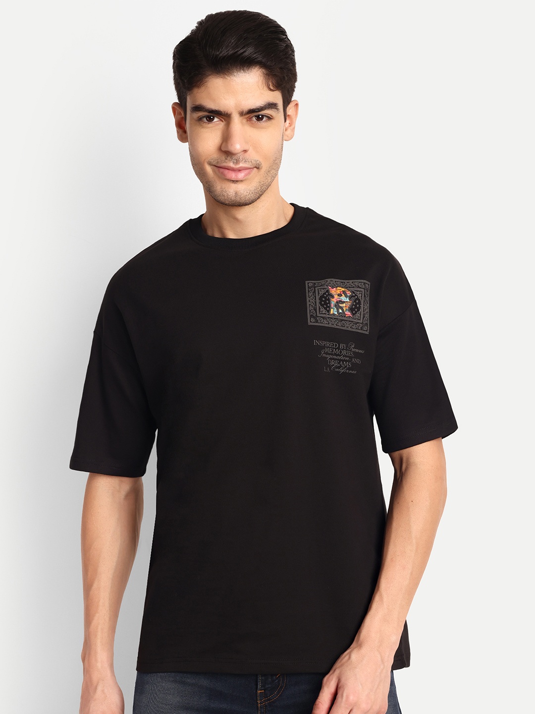 

Lewogle Men Typography Pockets T-shirt, Black