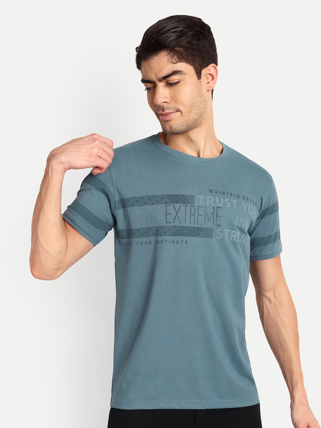 

Lewogle Men Typography Pockets T-shirt, Blue