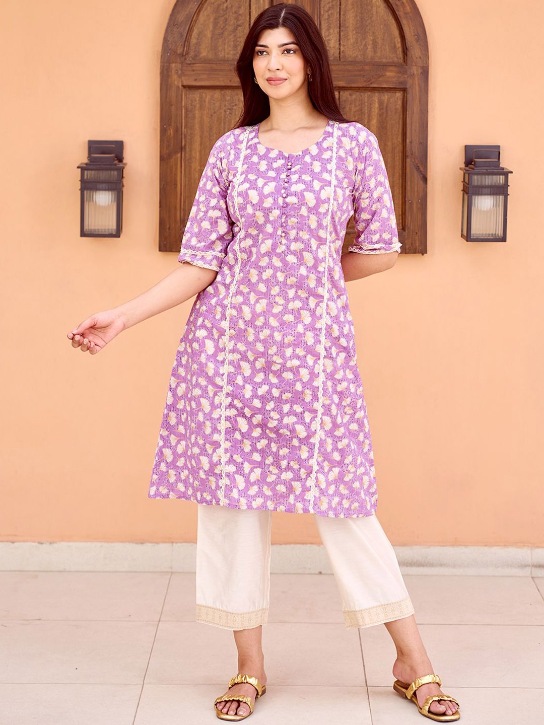 

Libas Women Floral Printed Flared Sleeves Gotta Patti Kurta, Purple