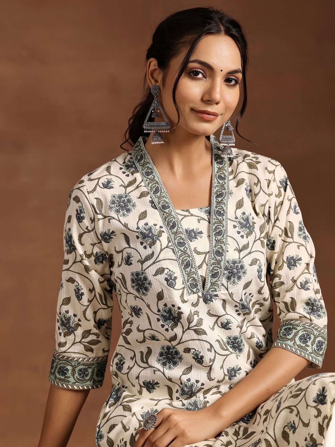 

Libas Women Floral Printed Sequinned Floral Kurta, Off white